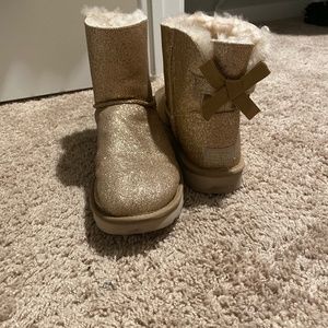 Women’s Gold Glitter Low Ugg Boot Size 11